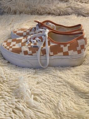 Vans Women’s Checkerboard Platform Sneakers - Cream/Tan